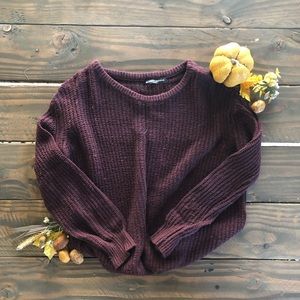 Burgundy knitted longsleeve sweater